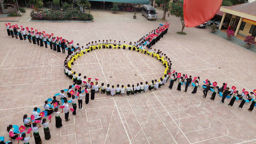 Học sinh tham gia các hoạt động. chung-2.jpg