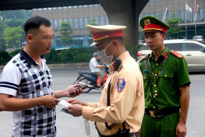 Lái xe không xuất trình được giấy tờ chứng minh nguồn gốc