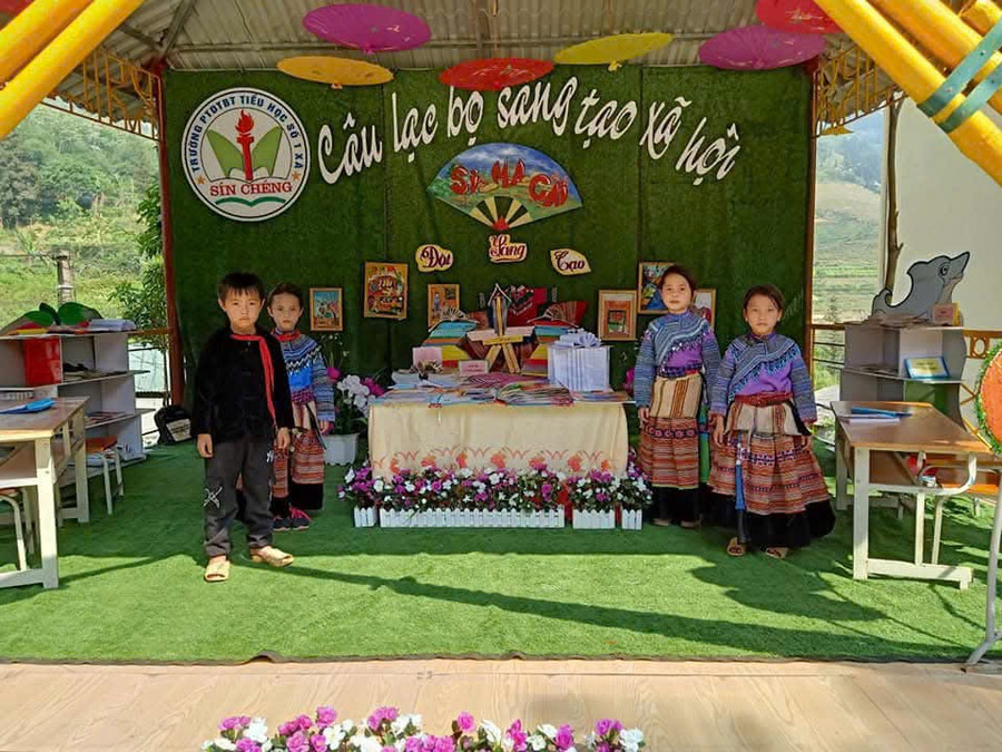 Học trò Trường Tiểu học số 1 Sín Chéng (xã Sín Chéng , tỉnh Lào Cai).