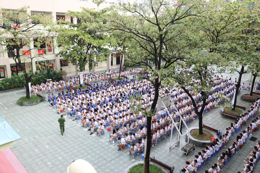 Khuôn viên Trường THCS Thái Thịnh sáng 22/9. thai-thinh-5.jpg