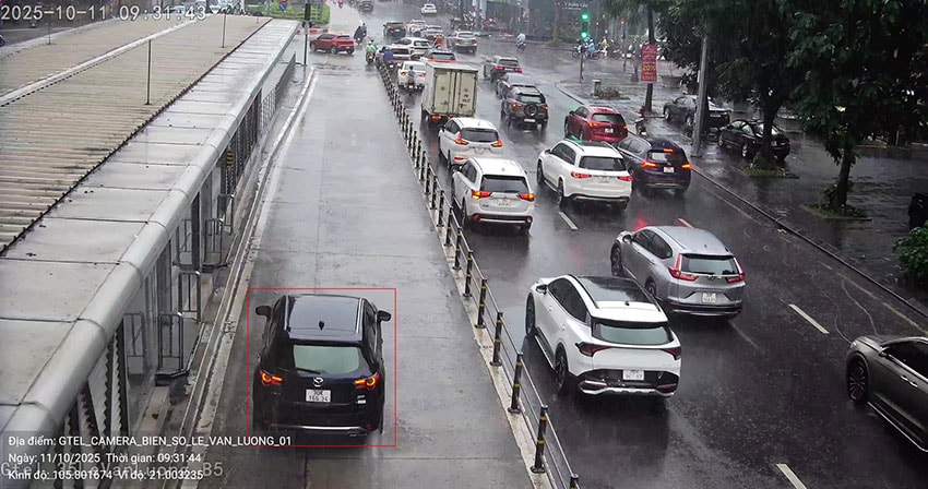 Hơn 300 người vượt đèn đỏ bị camera AI ghi trên một tuyến phố Hà Nội