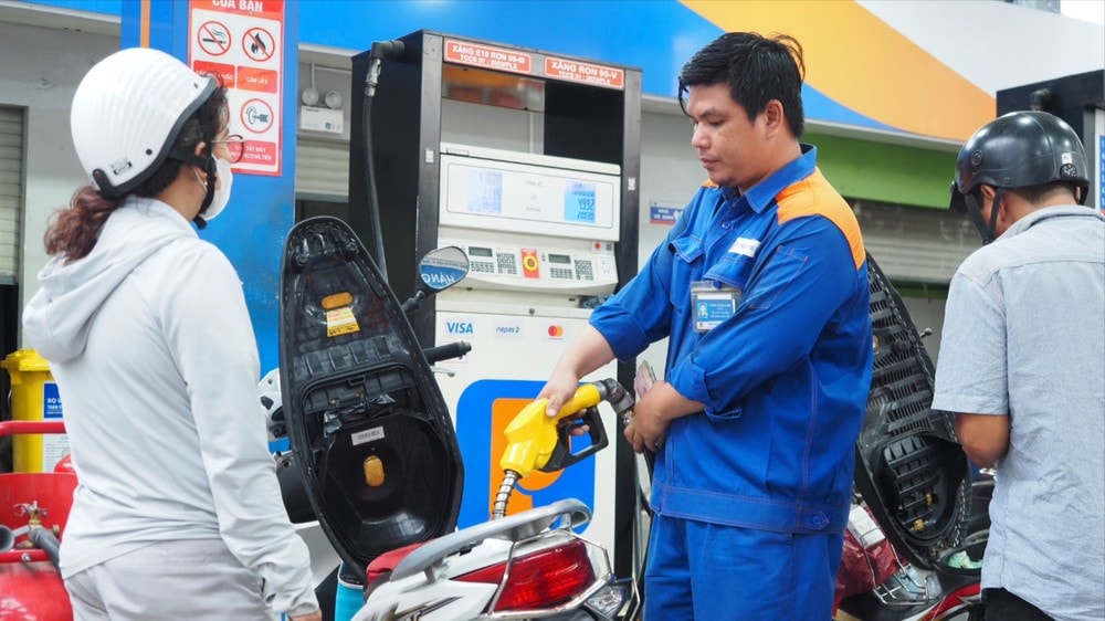 Giá xăng dầu hôm nay 25/10: Xăng dầu đồng loạt giảm