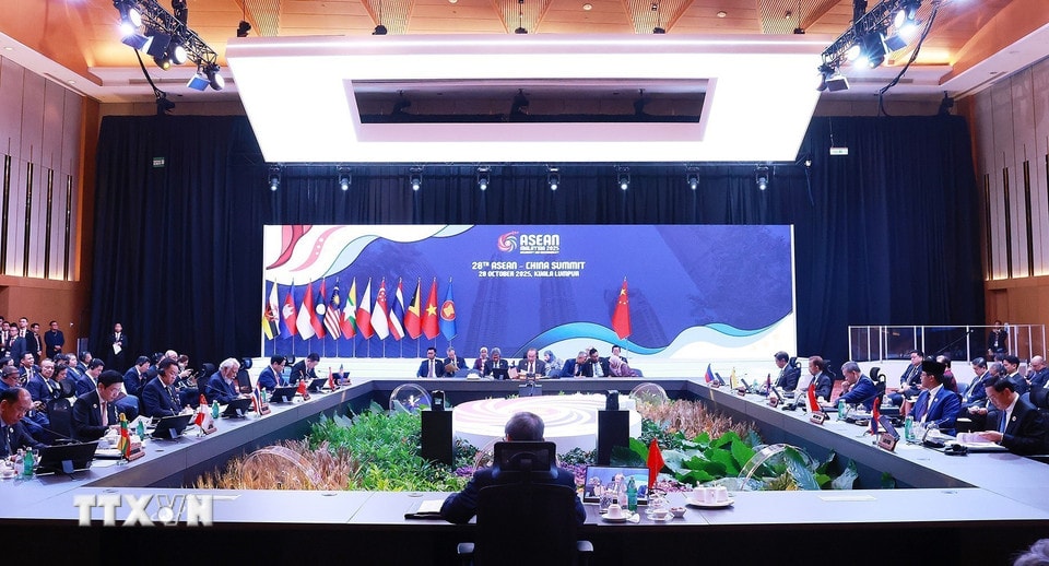 thu-tuong-pham-minh-chinh-du-hoi-nghi-asean-trung-quoc-3.jpg