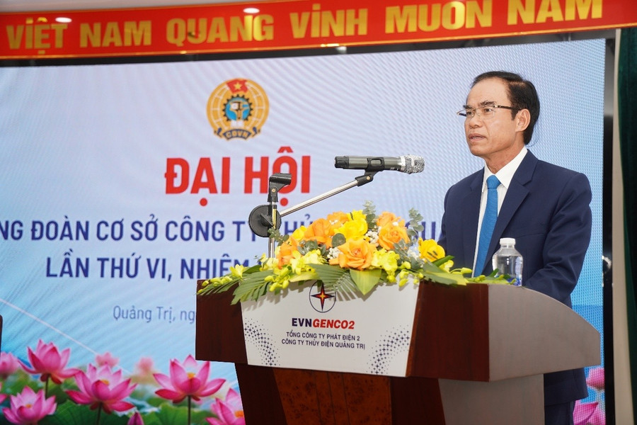 Ông Nguyễn Thanh Hùng - Bí thư Đảng ủy, Giám đốc Công ty phát biểu tại Đại hội. cong-doan-thuy-dien-3.jpg