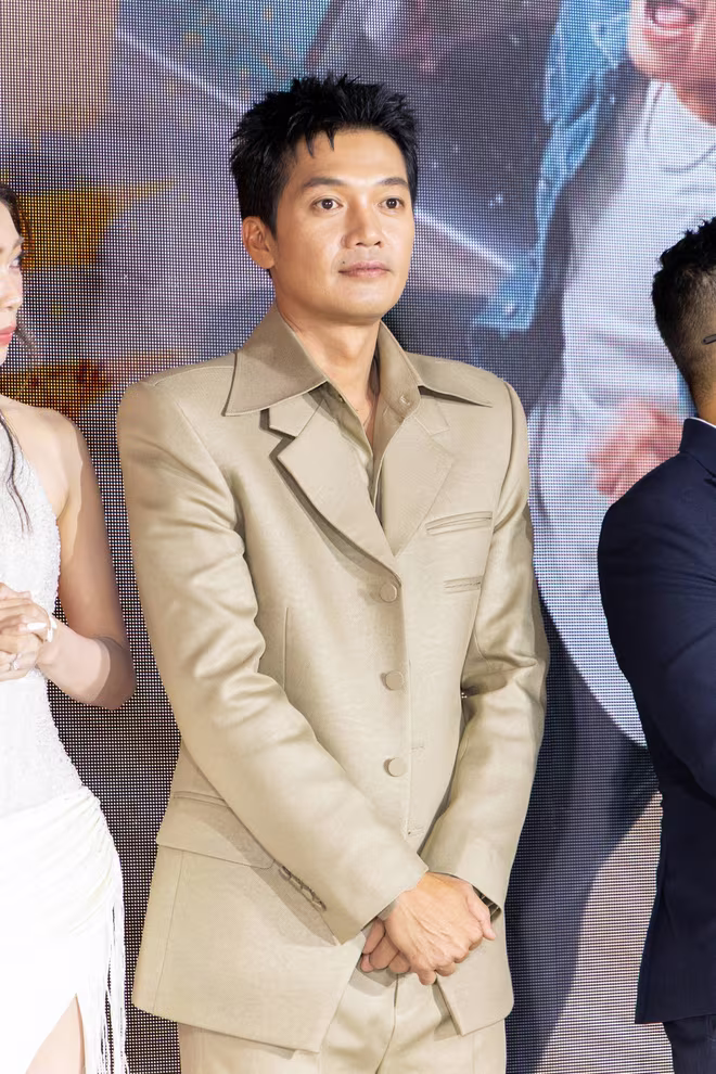 Diễn viên Quang Tuấn có một năm hoạt động "hết công xuất" khi tham gia liên tục các dự án điện ảnh Diễn viên Quang Tuấn có một năm hoạt động "hết công xuất" khi tham gia liên tục các dự án điện ảnh