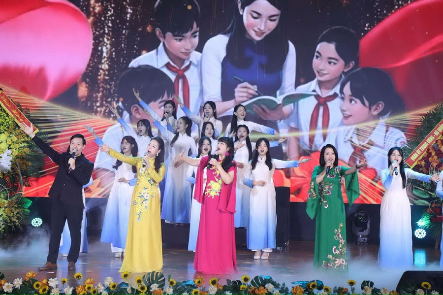 Văn nghệ chào mừng. thiduayeunuoc-3.jpg