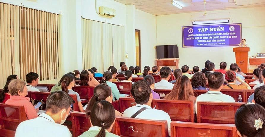 Tập huấn nâng cao kỹ năng sàng lọc trước sinh và sơ sinh cho cộng tác viên dân số. Ảnh:Kiều Nương.