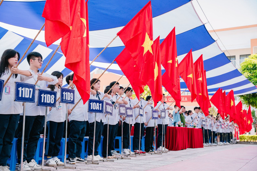 Học sinh Trường THPT Nguyễn Quốc Trinh (Hà Nội) trong ngày khai giảng năm học 2025 - 2026. Ảnh: Facebook nhà trường
