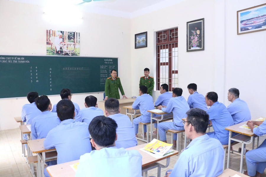 Lớp học xoá mù ở cơ sở cai nghiện số 1, tỉnh Thanh Hoá.