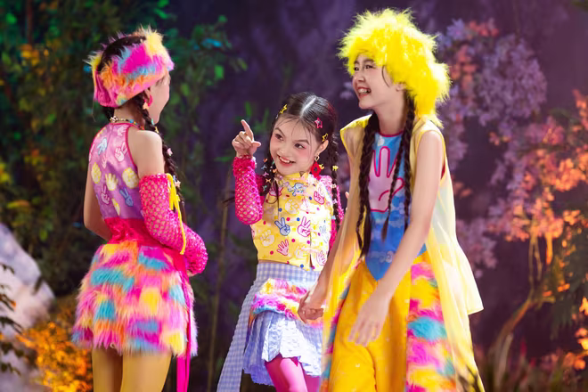 MV &quot;Oẳn tù tì&quot; được xây dựng lấy cảm hứng từ trò chơi dân gian quen thuộc của trẻ em Việt Nam