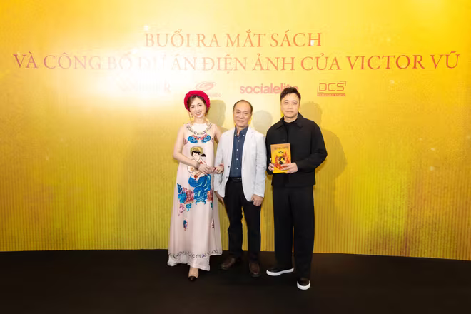 Nhà văn Hồng Thái và vợ chồng đạo diễn Victor Vũ - Đinh Ngọc Diệp Nhà văn Hồng Thái và vợ chồng đạo diễn Victor Vũ - Đinh Ngọc Diệp