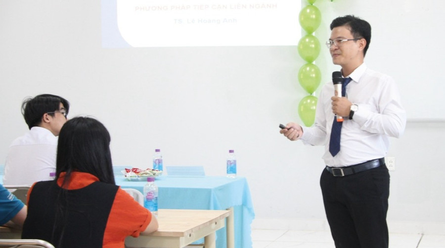 PGS.TS Lê Hoàng Anh, Trưởng Bộ môn Công nghệ Tài chính - Trường Đại học Ngân hàng TPHCM.