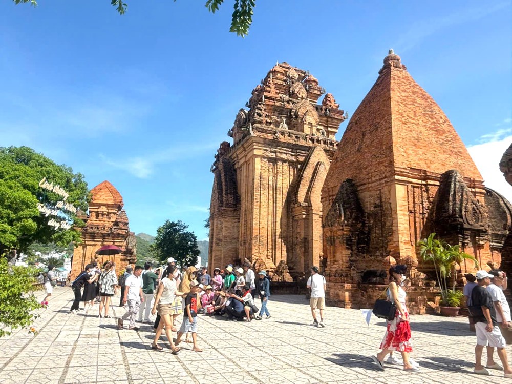 Khánh Hòa: Thiết lập các đường dây nóng hỗ trợ du khách  - ảnh 1