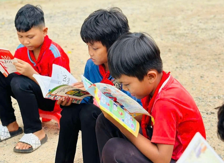 Học sinh Trường Tiểu học Kpă Klơng (Ia Nan, Gia Lai) còn nhiều khó khăn. Ảnh: Dung Nguyễn sap-xep-truong-lop-1.jpg