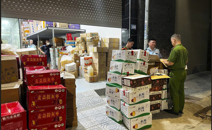 Tăng cường công tác chống chống buôn lậu, gian lận thương mại.