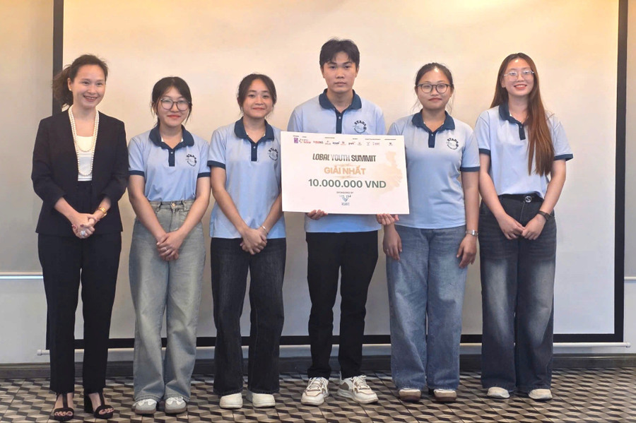 Nhóm sinh viên AquaTech thuộc Trường Kỹ thuật và Công nghệ (Trường ĐH Trà Vinh) xuất sắc đoạt Giải Nhất Global Youth Summit 2025.