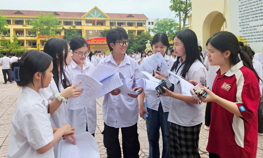 Ảnh minh họa INT. bo-xet-to-hop-c00-khoi-nganh-nhan-van-xa-hoi2.jpg