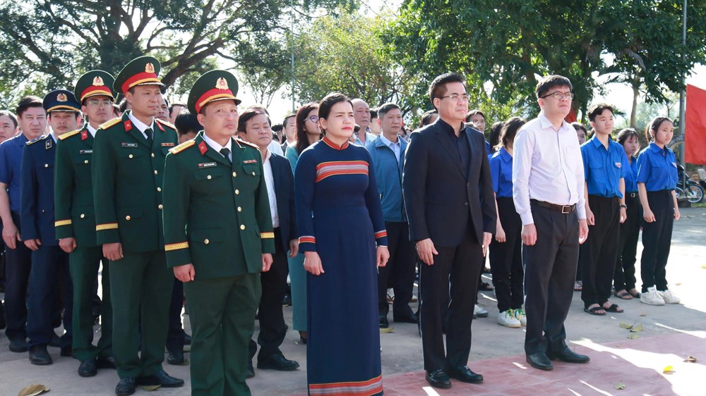 Lãnh đạo tỉnh Quảng Ngãi dâng hương tưởng niệm tại Di tích lịch sử Ngục Kon Tum - ảnh 1