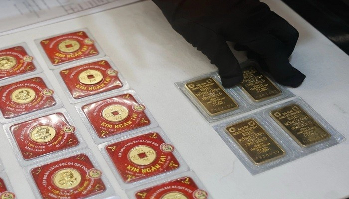 Giá vàng hôm nay 24/12 tiếp đà tăng mạnh 1,5 triệu đồng/lượng