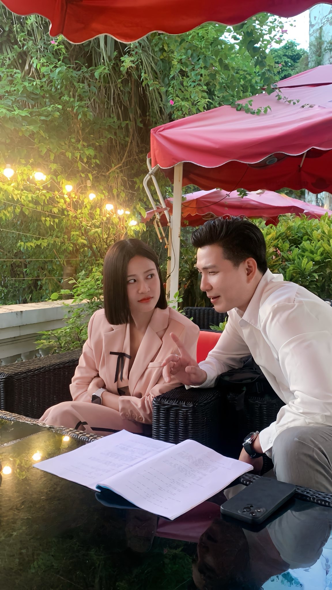 Hậu trường vui vẻ của các diễn viên phim Cách em 1 milimet