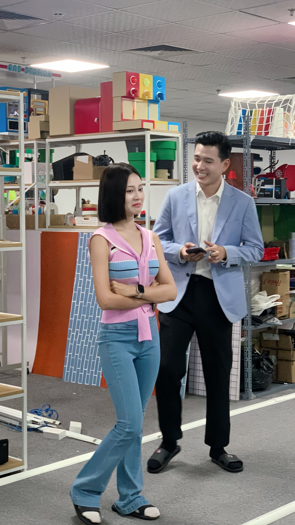 Khoảnh khắc tạo dáng của cặp đôi má lúm