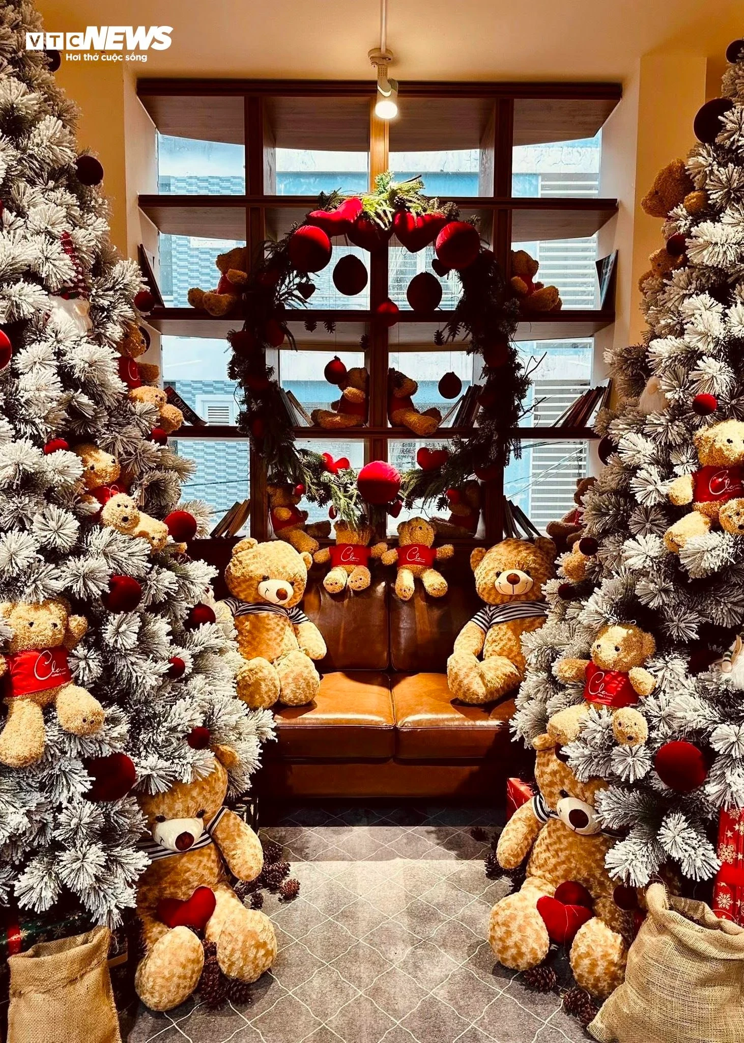 Tiểu cảnh Giáng sinh tại quán cà phê Clem