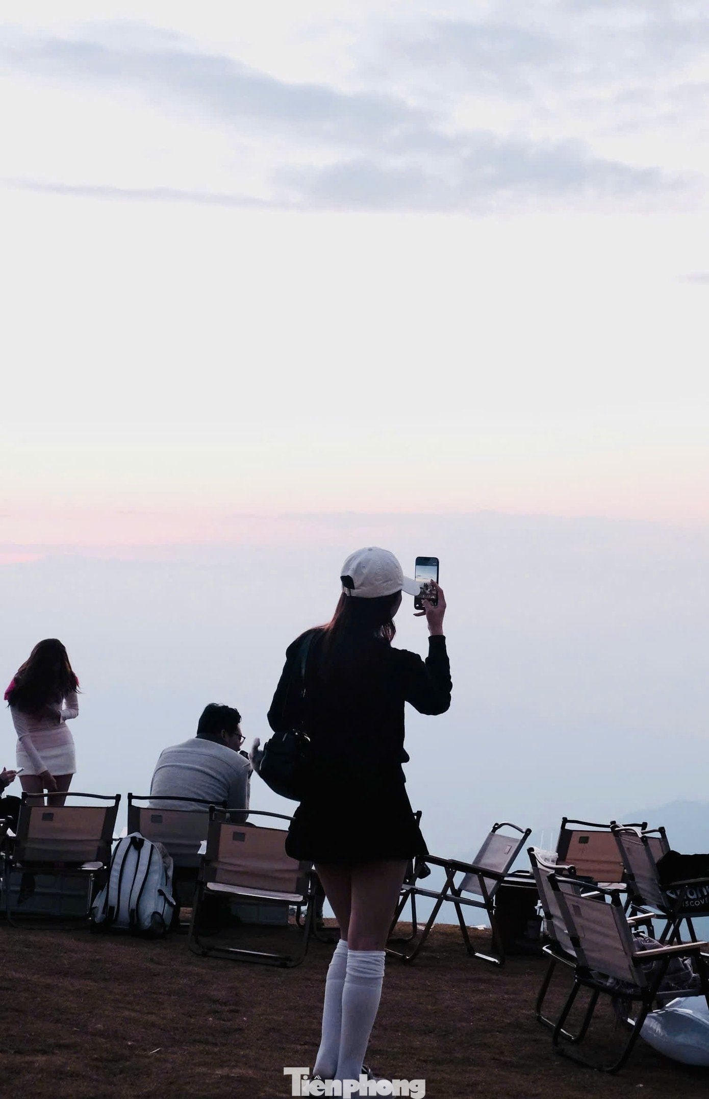 Trải nghiệm ăn kem giữa thời tiết lạnh giá là kỷ niệm vui nhộn cho nhiều du khách khi đến Tà Xùa.