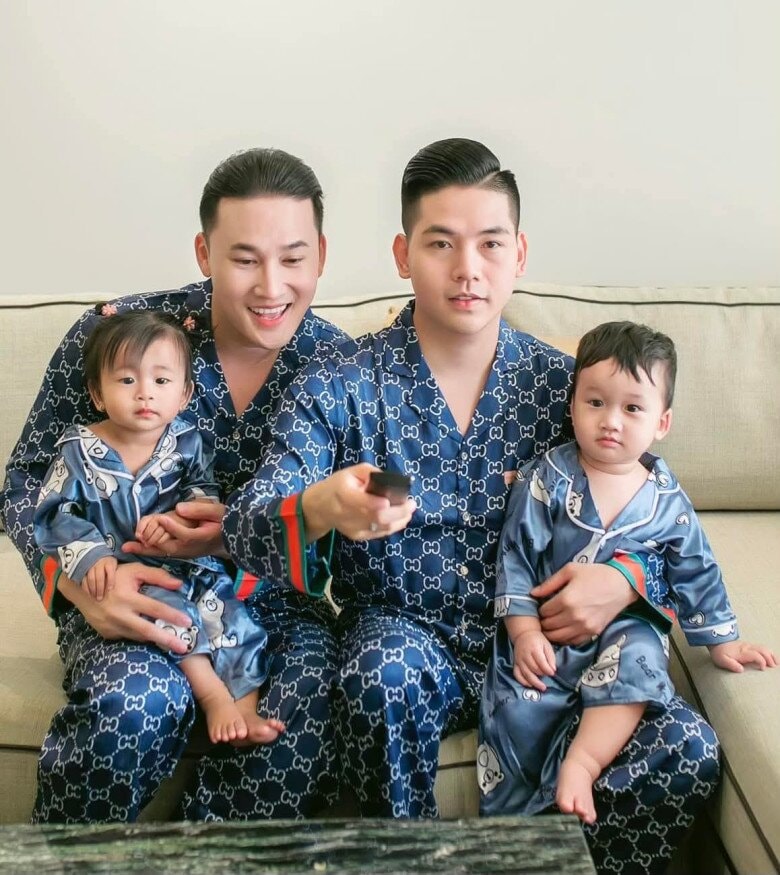 Thanh Đoàn và Hà Trí Quang chăm sóc các con rất chu toàn.