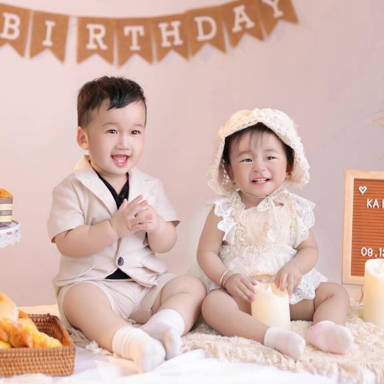 Các con của Thanh Đoàn và Hà Trí Quang mới 3 tuổi đã bộc lộ năng khiếu nghệ thuật.