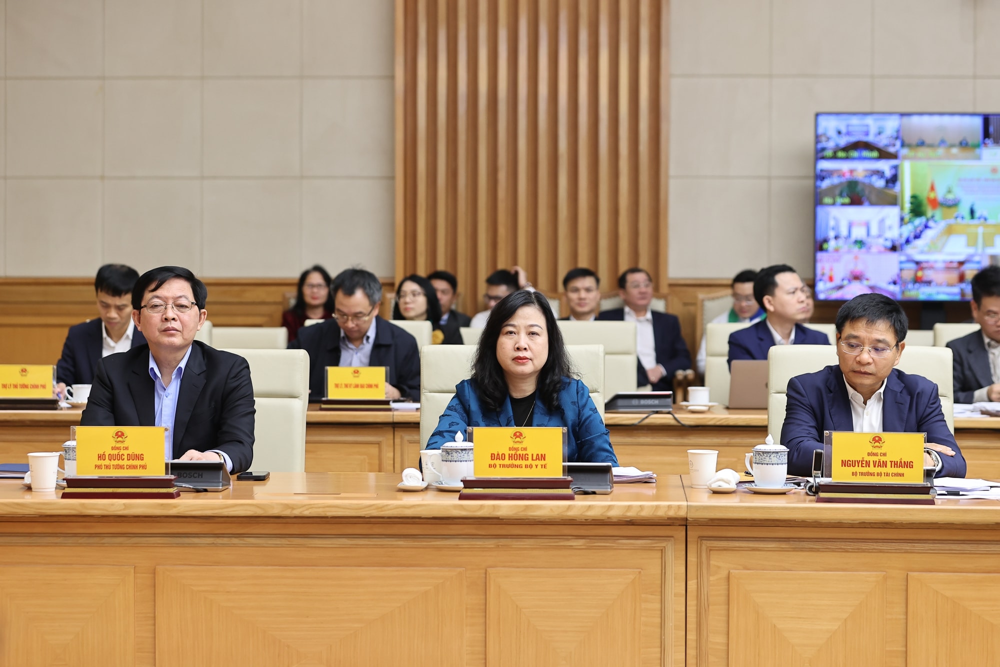 Thủ tướng: Quyết liệt triển khai 2 nghị quyết đột phá và cách mạng của Quốc hội- Ảnh 6.