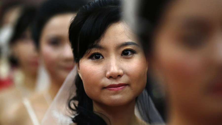 Cha mẹ nên giúp Gen Z sống trọn vẹn với lựa chọn của mình mà vẫn cảm thấy an tâm và hạnh phúc. Ảnh: INT lua-chon-doc-than-tro-thanh-xu-huong-1.jpg