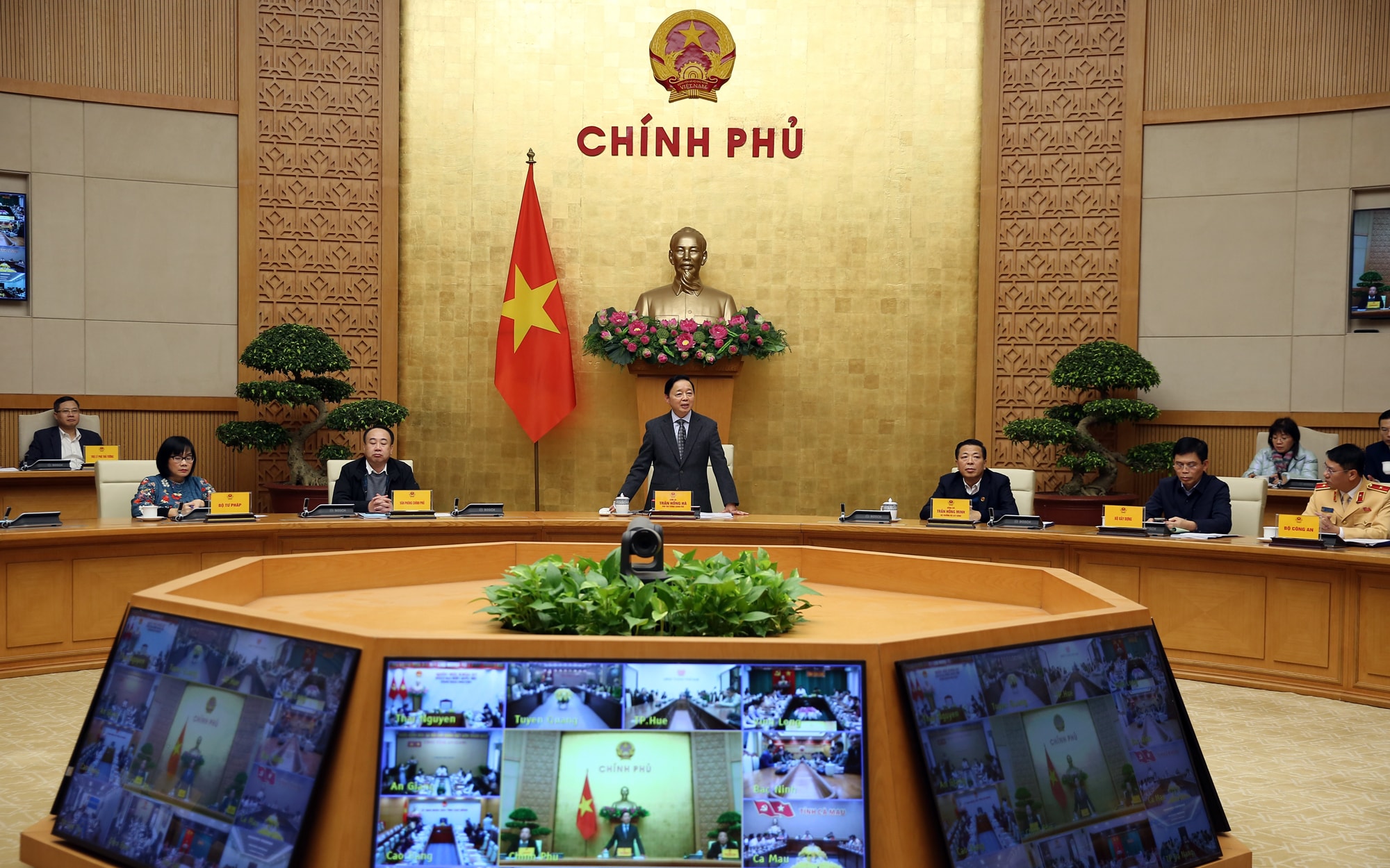 ATGT phải đáp ứng mong muốn giản dị của người dân 'ra khỏi nhà và trở về bình yên'- Ảnh 1.