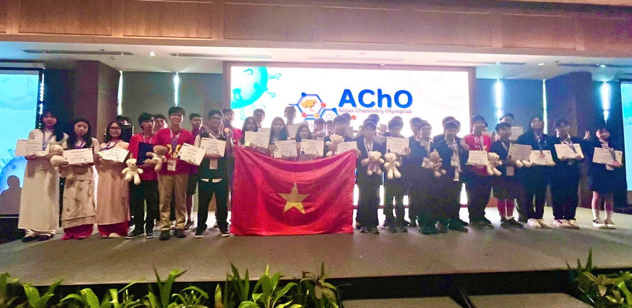 Đoàn Việt Nam xuất sắc giành 44 giải thưởng tại Kỳ thi Olympic Hóa học Châu Á.