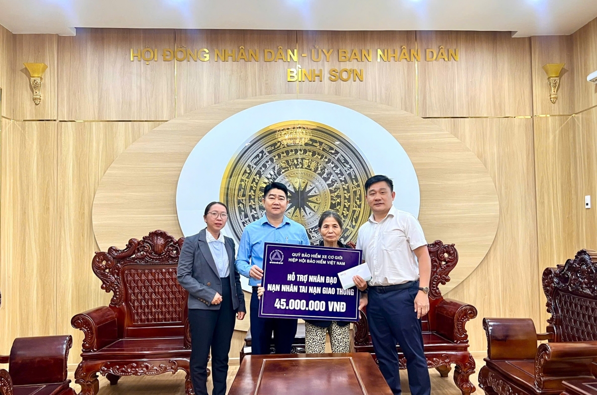 Hỗ trợ nhân đạo các gia đình nạn nhân tai nạn giao thông tại Quảng Ngãi, Thanh Hóa