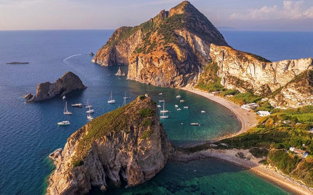 Hòn đảo thiên đường Palmarola, nơi thời gian chậm lại - ảnh 1