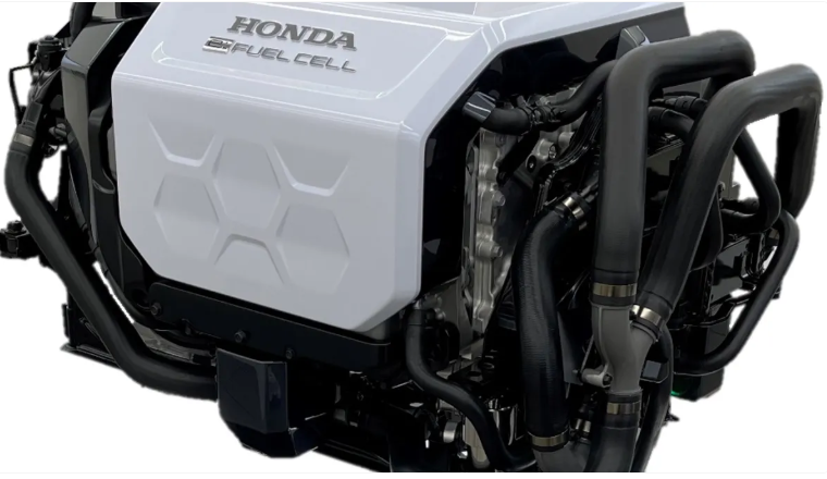 Hệ thống pin nhiên liệu thế hệ mới do liên doanh Fuel Cell System Manufacturing LLC giữa Honda và General Motors sản xuất. Honda đã phát triển công nghệ này trong hơn 30 năm