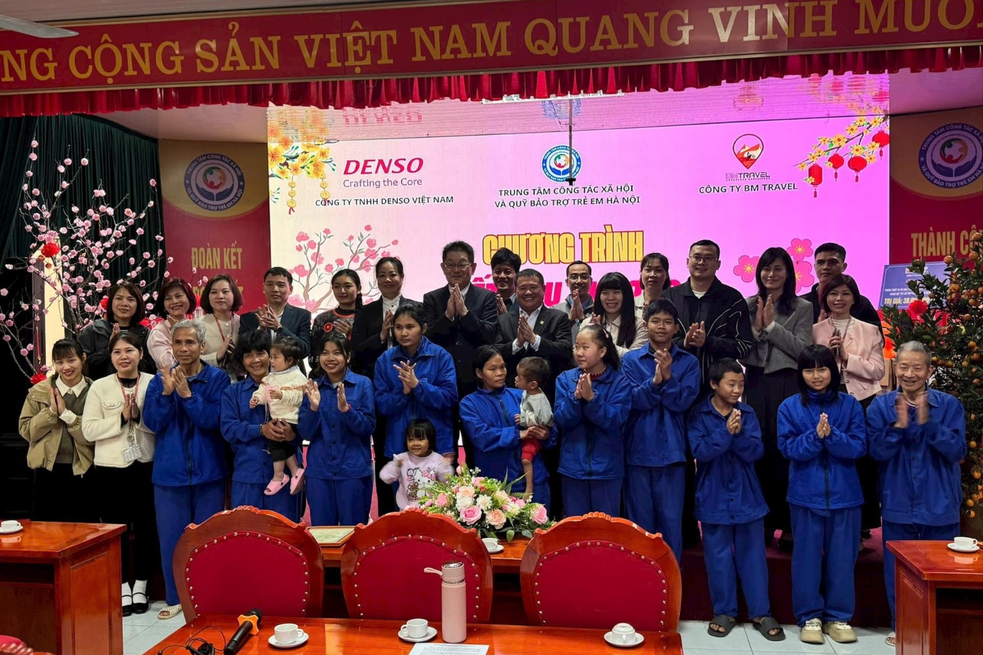 Cùng chung vui trong chương trình