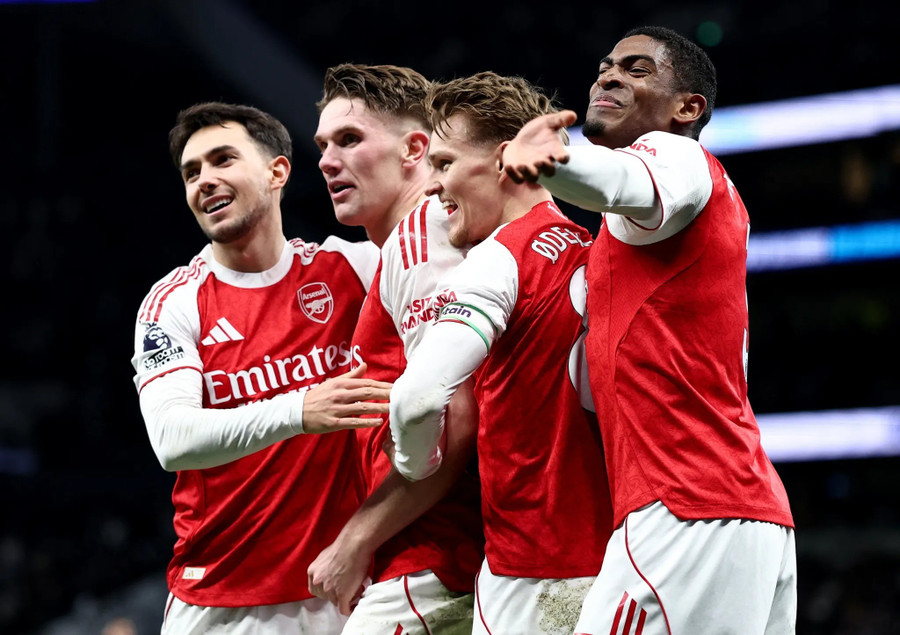 Arsenal đang thi đấu thăng hoa ở cả Ngoại hạng Anh lẫn Champions League. arsenal-9.jpg
