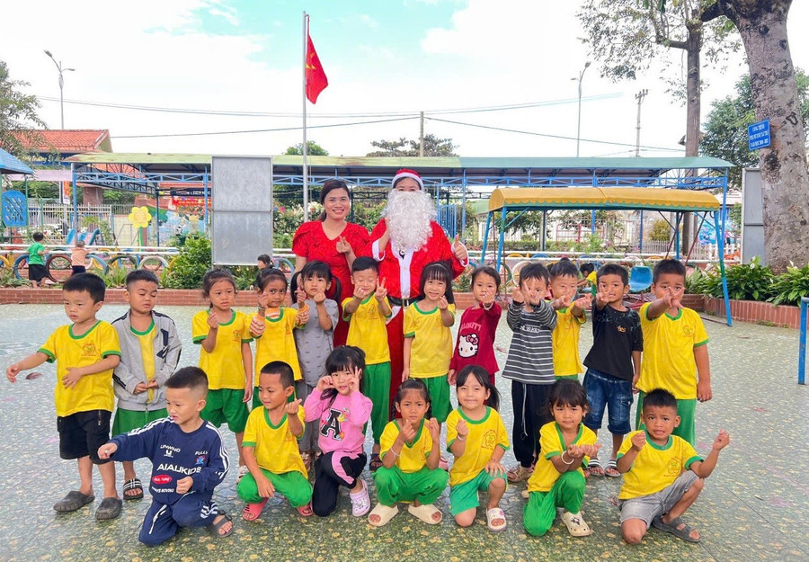 Cô trò Trường Mầm non Ea T’ling (Cư Jút, Đắk Nông). Ảnh: NVCC dong-luc-giu-chan-giao-vien-mam-non-2.jpg