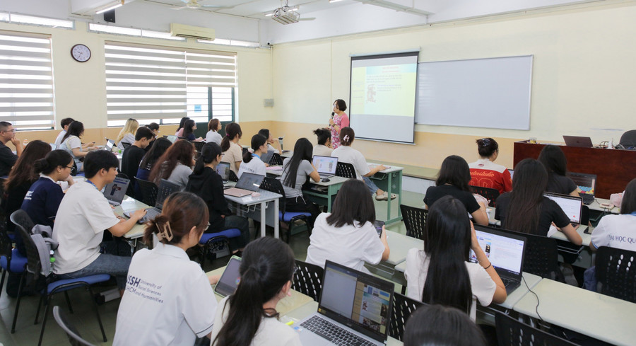 Sinh viên Trường Đại học Khoa học Xã hội và Nhân văn (Đại học Quốc gia TPHCM). Ảnh: HCMUSSH