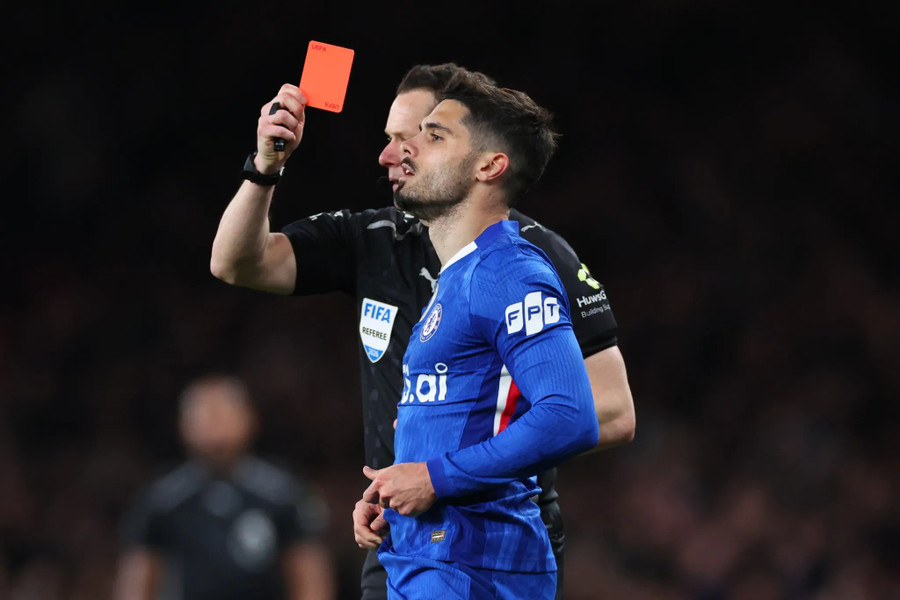 Chelsea sẽ hụt hơi trong cuộc đua cạnh tranh vị trí tốp 5. arsenal-chelsea-7.jpg