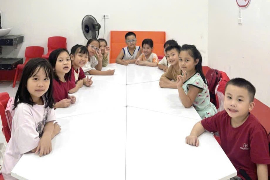 Không gian tại Trung tâm Anh ngữ Hanoi Connection không chỉ tạo cảm giác thoải mái mà còn kích thích tối đa tư duy tương tác. 3.jpg