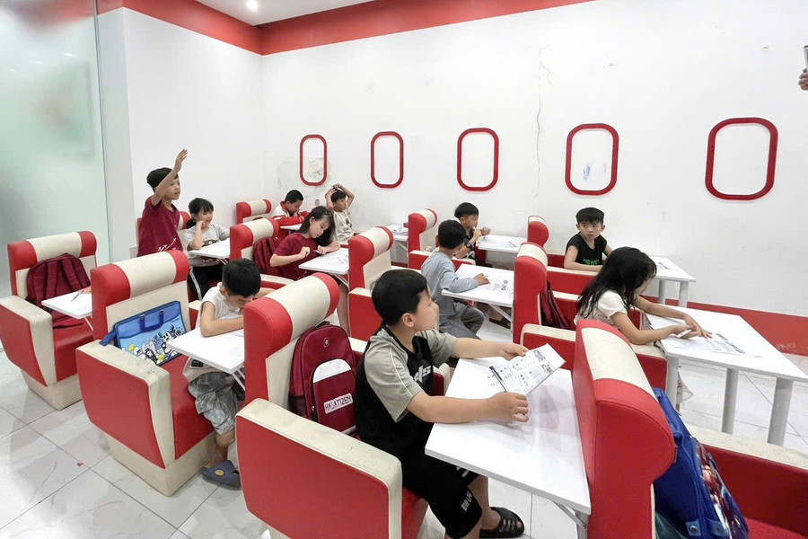 Học sinh được giao tiếp trực tiếp với giảng viên bản ngữ. 4.jpg