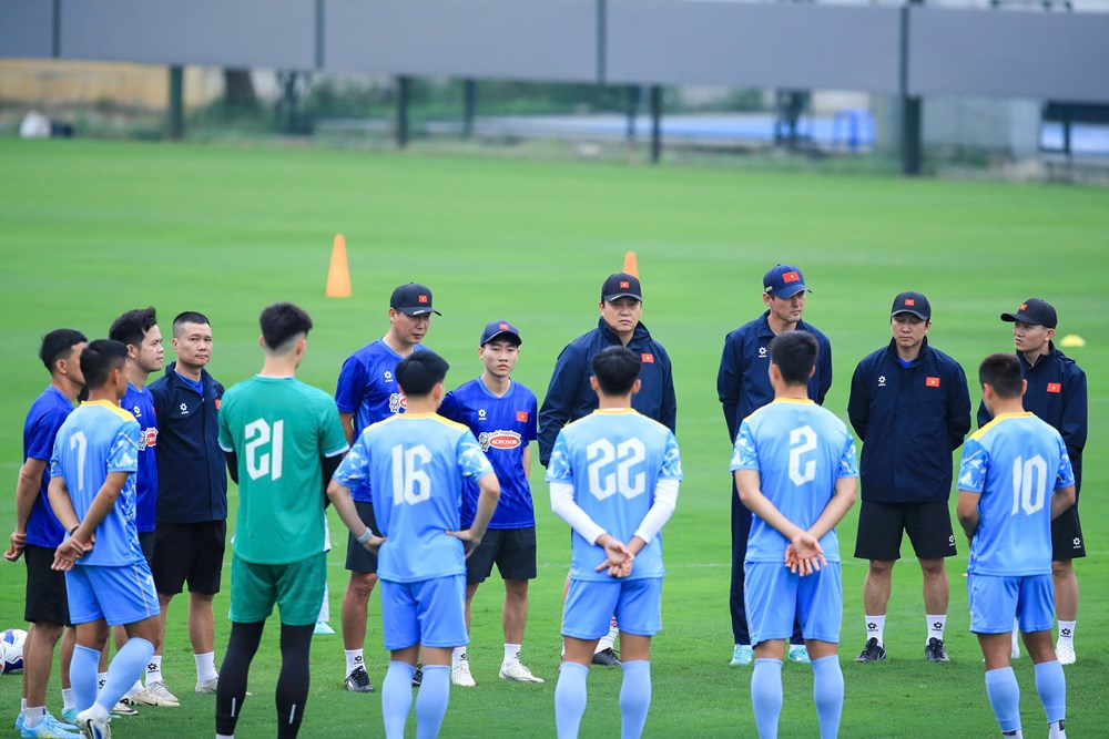 Thông điệp đanh thép từ HLV Kim Sang-sik - ảnh 1