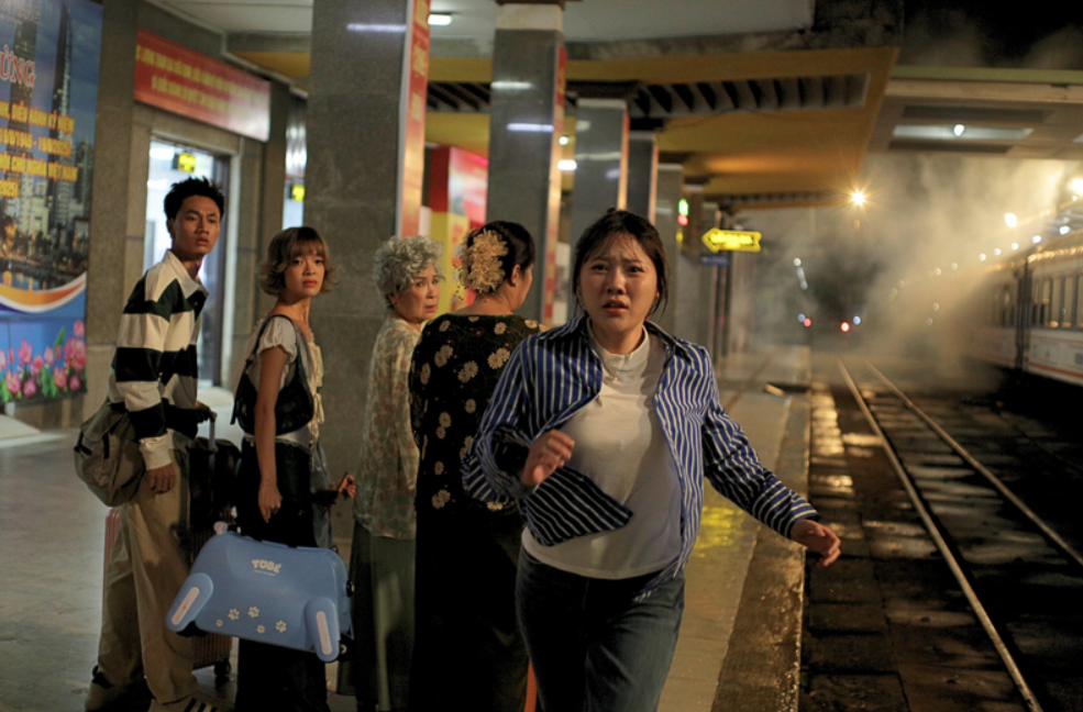 “Nhà mình đi thôi” doanh thu ảm đạm, sớm khép lại hành trình phòng vé? - ảnh 2