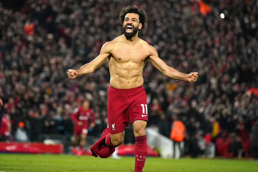 Liverpool hiện đang là đương kim vô địch và trong chiến dịch này Salah có tới 47 lần tham gia trực tiếp vào bàn thắng, nhiều nhất trong một mùa giải có 38 trận ở Ngoại hạng Anh. Tính trên mọi đấu trường, Salah đã góp công vào 373 bàn cho Liverpool, gồm 255 bàn thắng và 118 kiến tạo. Salah cũng đang là cầu thủ có số lần trực tiếp tham gia vào bàn thắng nhiều nhất tại một sân vận động với 152 lần ở Anfield. salah-2.png
