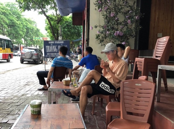 Ô nhiễm bụi mịn PM2.5 tăng vọt tại các cơ sở dịch vụ ăn uống, giái trí cho phép hút thuốc lá trong nhà. Ảnh minh họa.