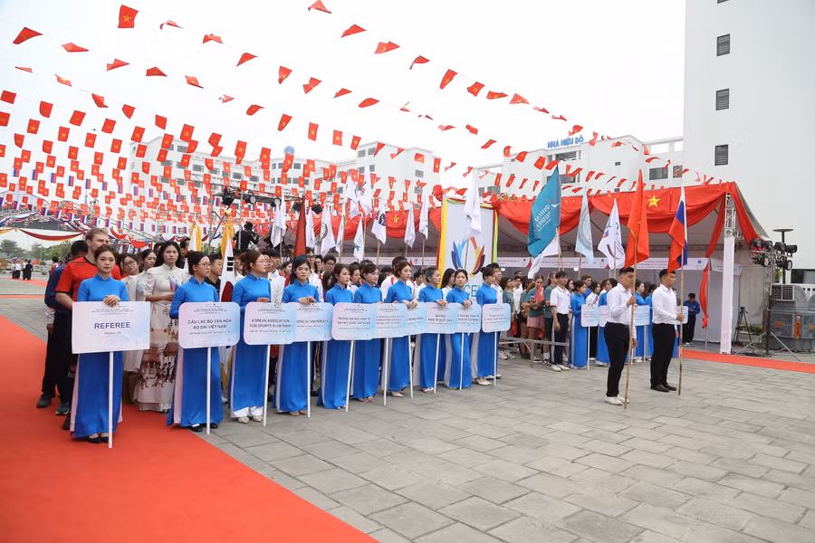 Đại diện các đơn vị tham dự ngày hội. h12.jpg