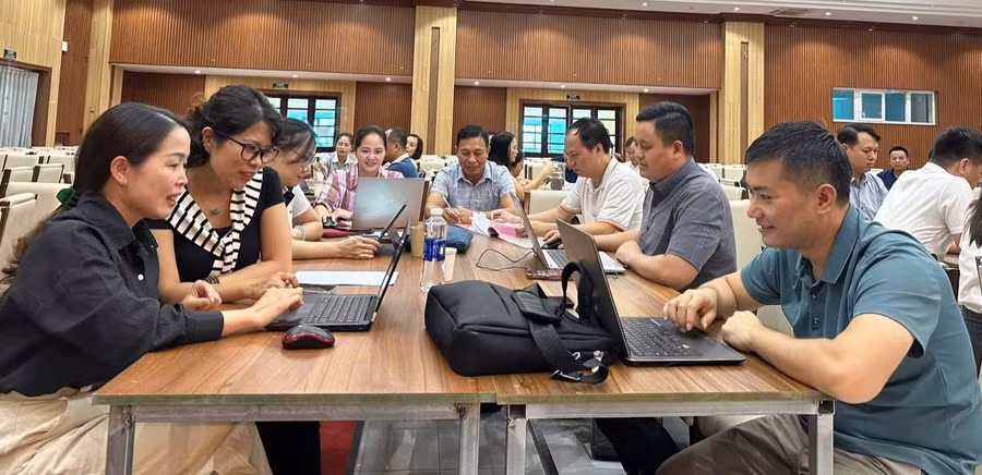 Giáo viên tham dự tập huấn “Vận dụng cách đánh giá PISA nhằm nâng cao năng lực đội ngũ cán bộ quản lý, giáo viên” năm 2025. danh-gia-dien-rong5.jpg