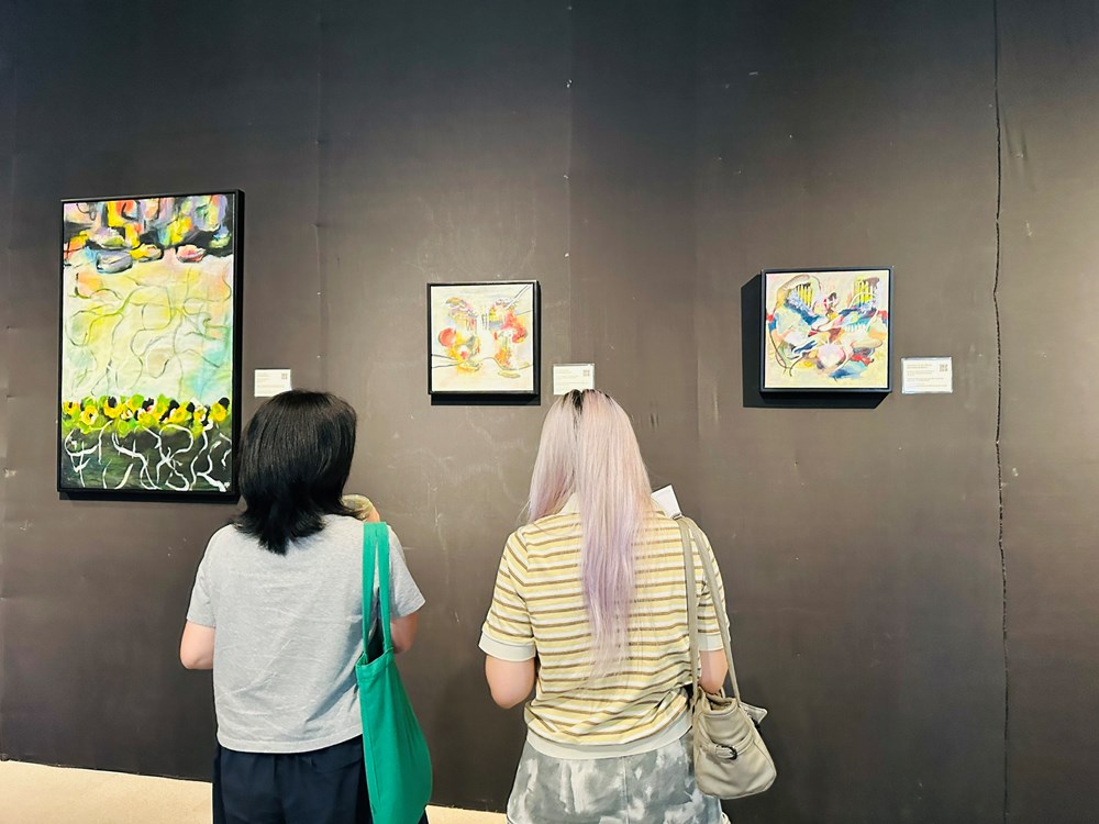 Nữ hoạ sĩ gốc Việt đem triển lãm “Cội nguồn” về quê hương - ảnh 1